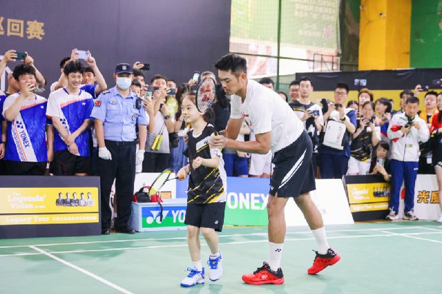 免呈现出高 免呈现出高